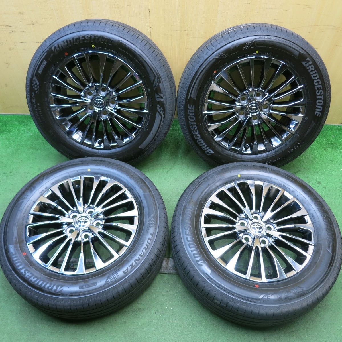 バリ溝!25年!キレイ!9.5分以上★トヨタ 40系 アルファード エグゼクティブラウンジ 純正 225/65R17 ブリヂストン トランザ T005A 17インチ PCD120/5H★5090405HAノ