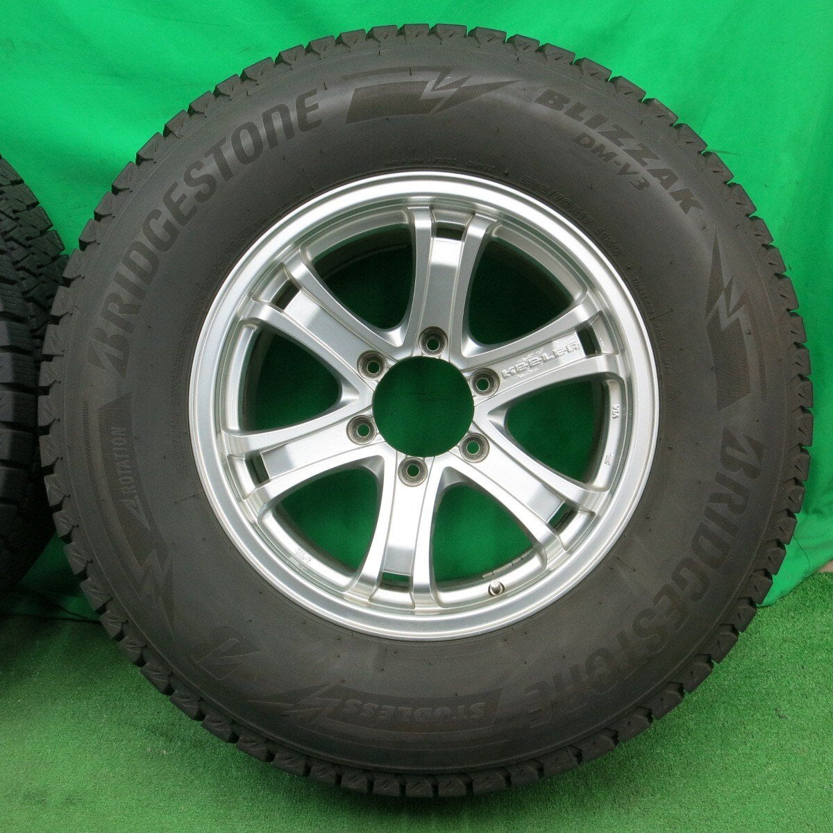 バリ溝!22年!キレイ!9.5分★KEELER 265/70R17 スタッドレス ブリヂストン ブリザック DM-V3 17インチ キーラー PCD139.7/6H★4051402ナス