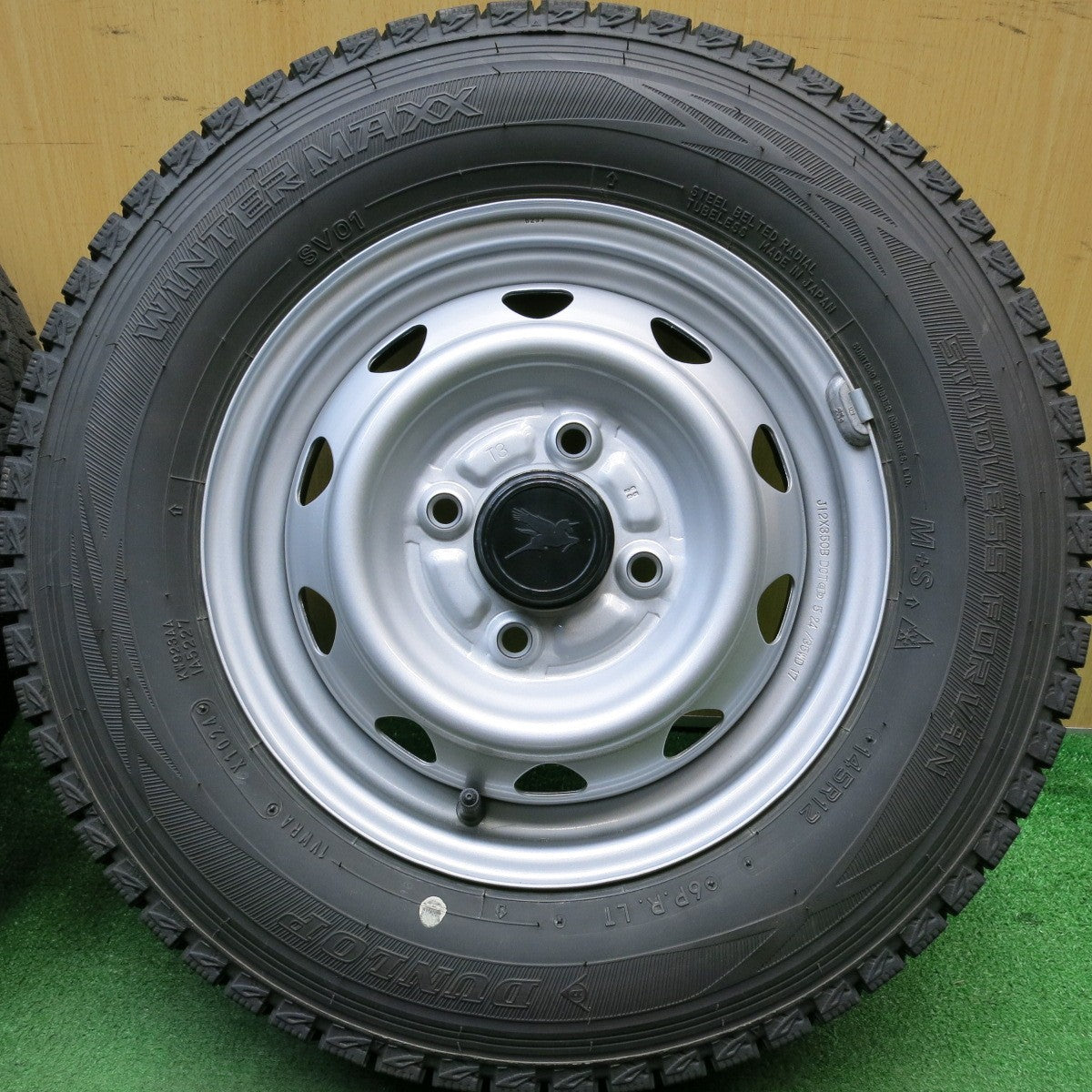 バリ溝!24年!キレイ!ほぼ10分★スタッドレス 145R12 6PR ダンロップ ウインターマックス SV01 スチール ホイール 12インチ PCD100/4H★5053112HAス