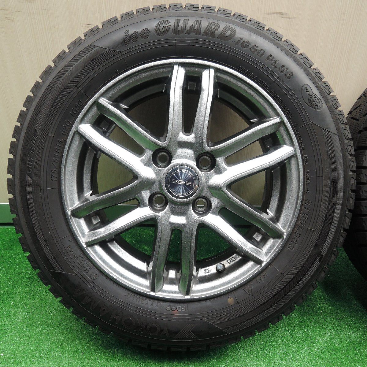 バリ溝!キレイ!ほぼ10分★スタッドレス 175/65R14 ヨコハマ アイスガード iG50 プラス SG-E 社外 アルミ 14インチ PCD100/ 4H★3072401IHス