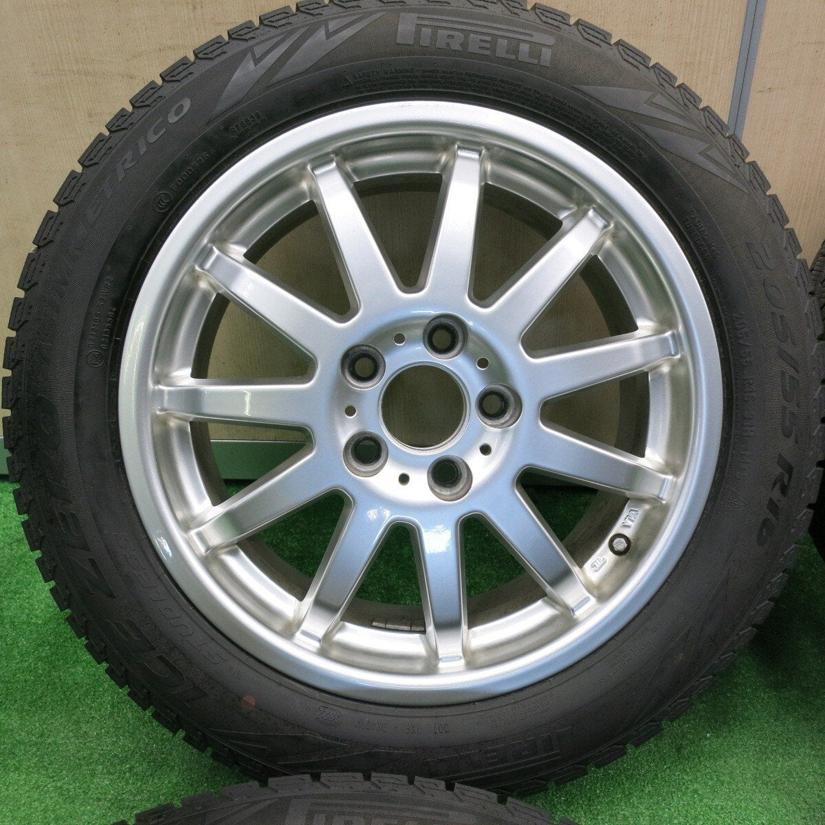 バリ溝!22年!8.5分★ボルボ 等 205/55R16 スタッドレス ピレリ ゼロ アシンメトリコ C-WORKS MS-1 16インチ PCD108/5H★4120613TNス