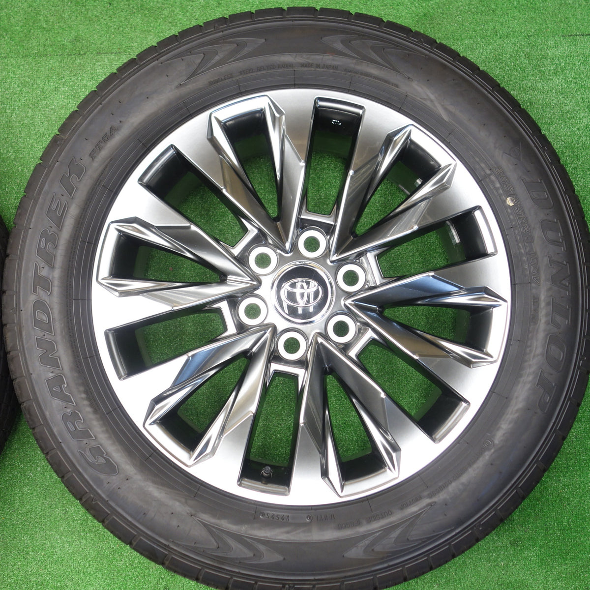 新車外し!25年★トヨタ ランクル 300 ZX 純正 265/55R20 ダンロップ グラントレック PT5A 20インチ PCD139.7/6H★5121401KTノ