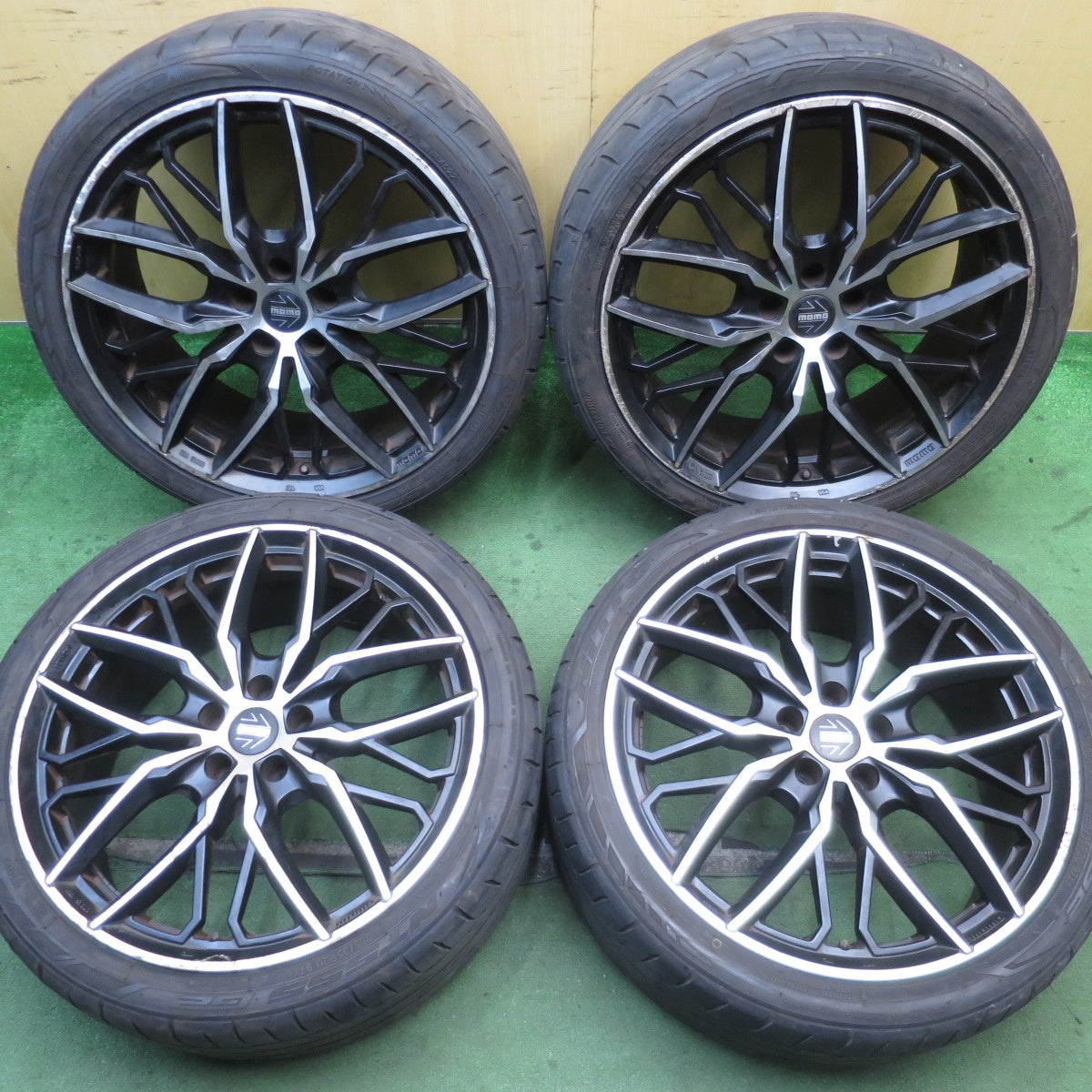 4本価格!22年★ベンツ 等 MOMO SPIDER 255/35R20 ニットー NT555 G2 モモ スパイダー 20インチ PCD112/5H★5091301NJノ