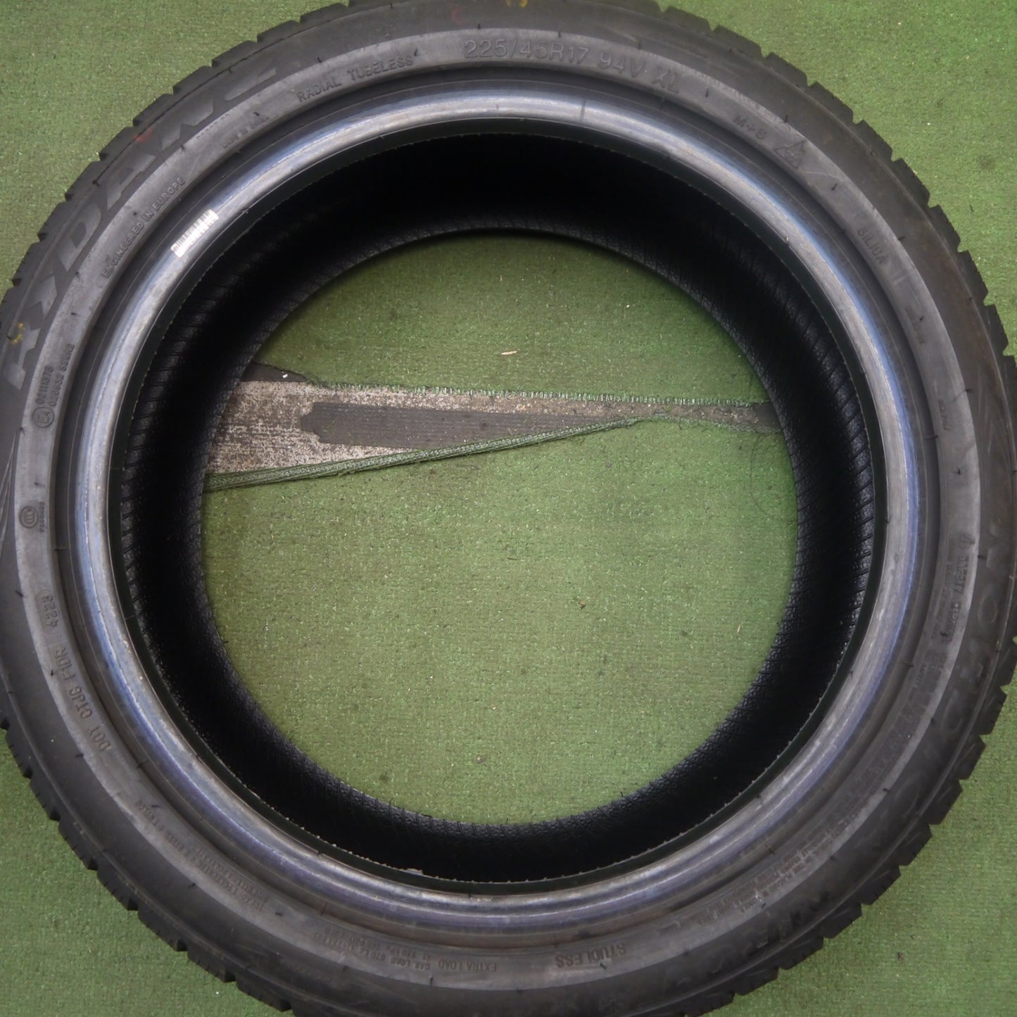 バリ溝!23年!9.5分★スタッドレス 225/45R17 シバタイヤ RYDANZ NORDICA NR01 タイヤ 17インチ レクサス ベンツ ワーゲン 等★5092405Hスタ