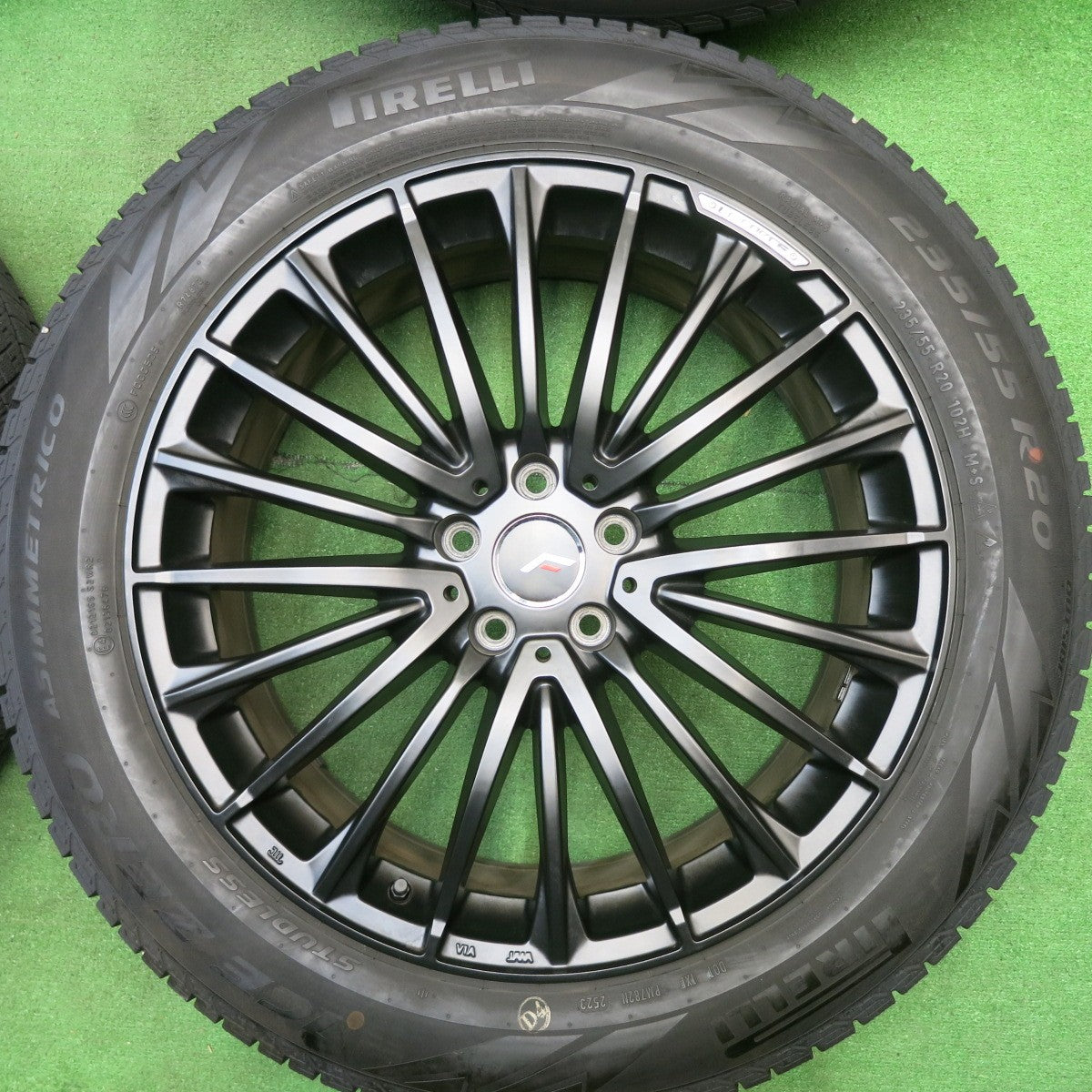 バリ溝!23年!キレイ!9.5分以上★LEHRMEISTER LF-FORCE 235/55R20 スタッドレス ピレリ アイスゼロ アシンメトリコ 20インチ レアマイスター PCD114.3/5H★5041501TNス