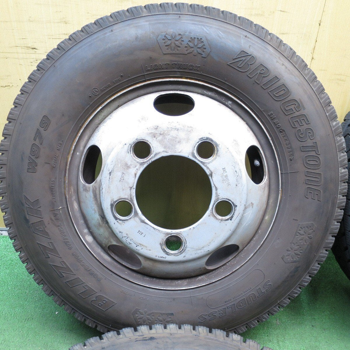 4本★トラック タイヤ 205/85R16 117/115L スタッドレス ブリヂストン W979 TOPY スチール 115-8C PCD208/5H★4050402クス