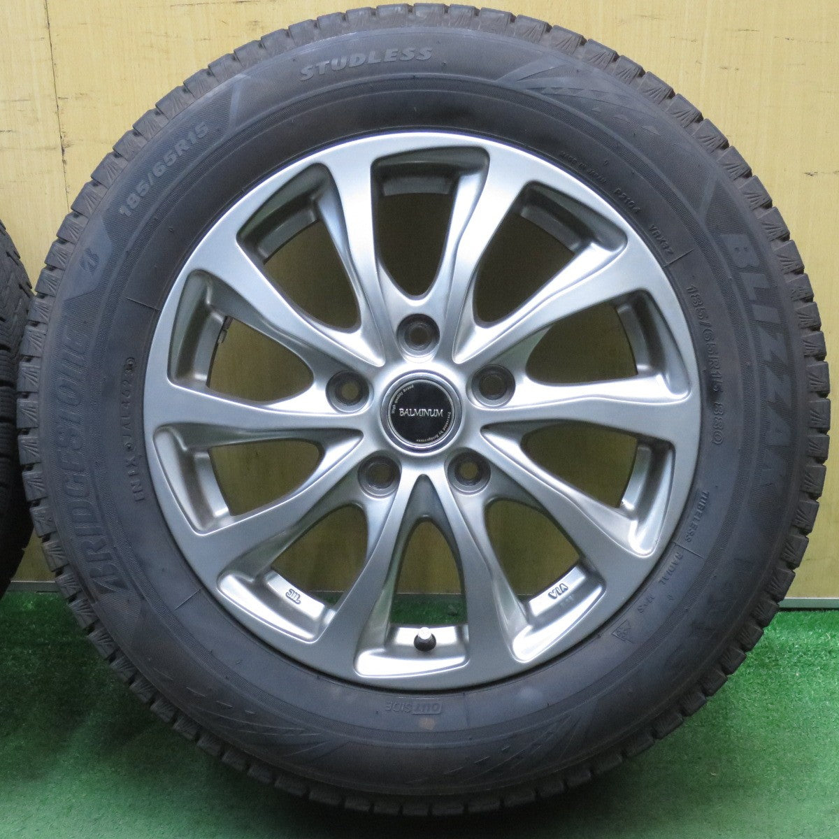 バリ溝!23年!キレイ!9分★スタッドレス 185/65R15 ブリヂストン ブリザック VRX3 BALMINUM バルミナ 15インチ PCD114.3/5H★5091905NJス