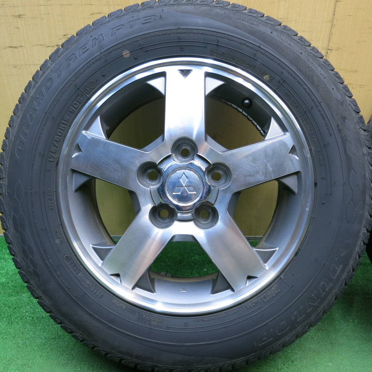 4本価格!21年★三菱 パジェロミニ 純正 175/80R15 ダンロップ グラントレック PT3 15インチ PCD114.3/5H★5070106HAノ