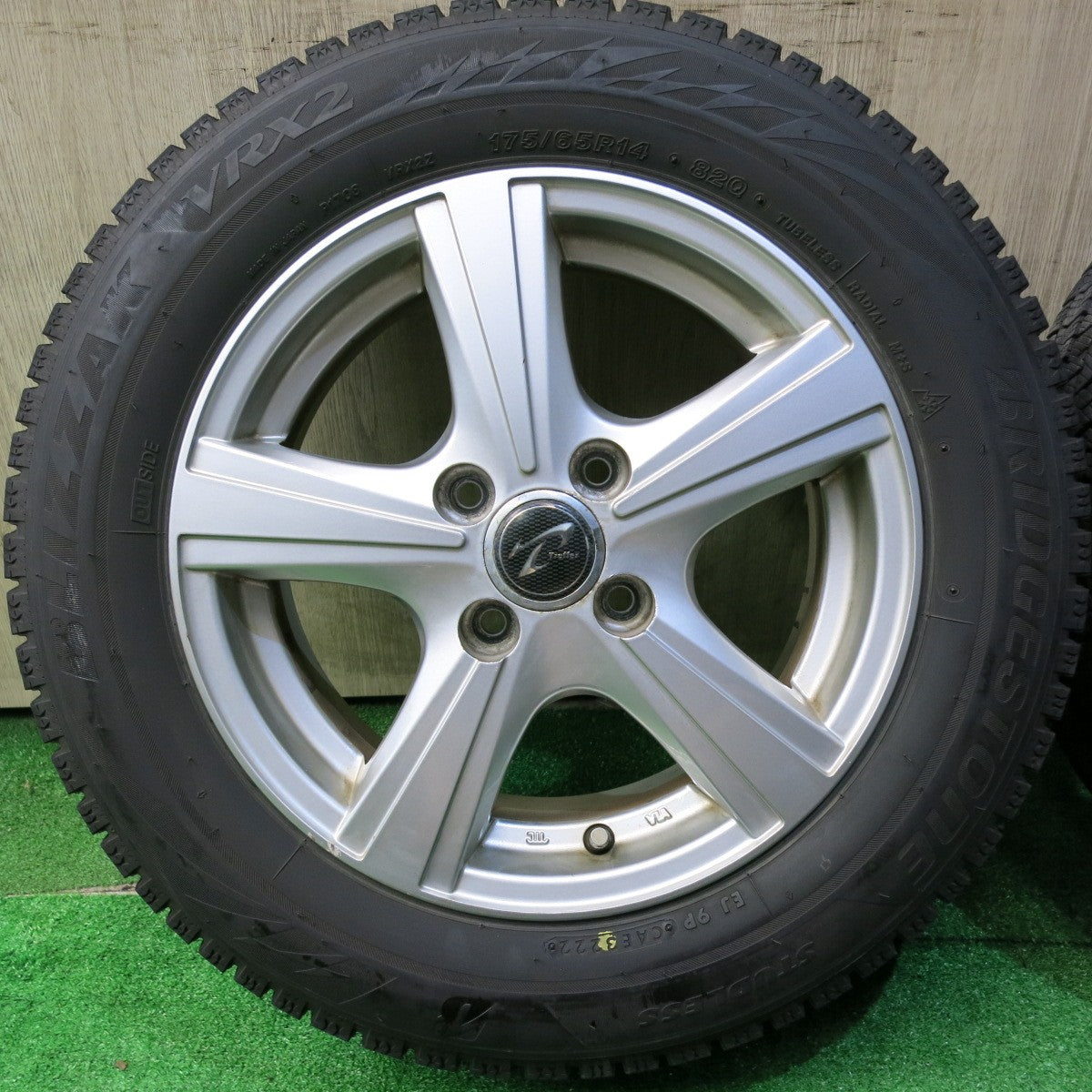 バリ溝!22年!9分★スタッドレス 175/65R14 ブリヂストン ブリザック VRX2 Treffer トレファー 14インチ PCD100/4H★5062705HAス