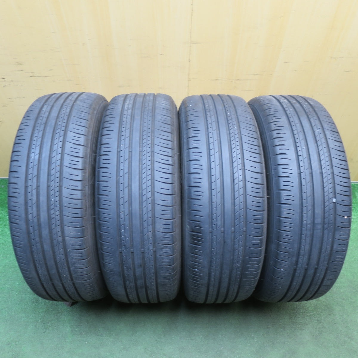 キレイ★トヨタ 80系 ハリアー Gグレード 純正 225/60R18 ダンロップ グラントレック PT30 18インチ PCD114.3/5H★6051804NJノ