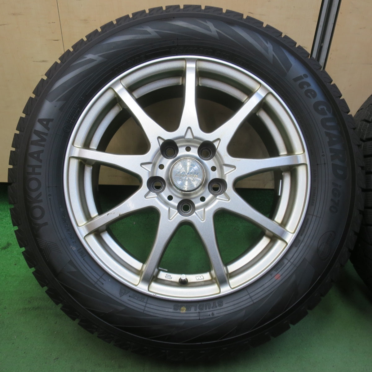 バリ溝!23年!9.5分以上★スタッドレス 215/60R16 ヨコハマ アイスガード iG70 ZACK Sport-9 MONZA ザック モンツァ 16インチ PCD114.3/5H★5092310イス