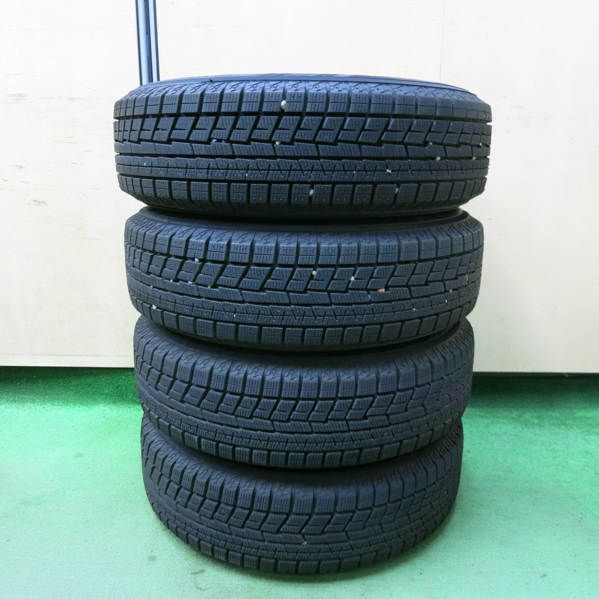 バリ溝!22年!キレイ!ほぼ10分★スタッドレス 165/70R14 ヨコハマ アイスガード iG60 NIRVANA NV ニルバーナ ニルヴァーナ 14インチ PCD100/4H★5052813SYス