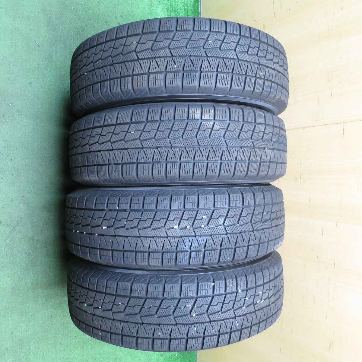 バリ溝!23年!9.5分★ベンツ 等 EUROFORSCH H844 215/60R18 スタッドレス ヨコハマ アイスガード iG70 18インチ ユーロフォルシュ PCD112/5H★5072104NJス