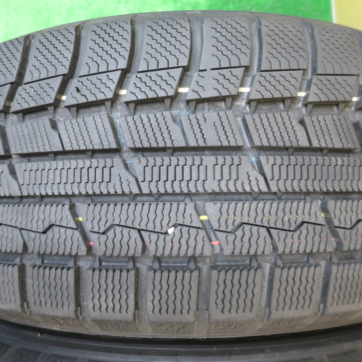 バリ溝!9.5分以上★スタッドレス 225/60R17 トーヨー ウインター トランパス TX RiZLEY ライツレー 17インチ PCD114.3/5H★5102604NJス