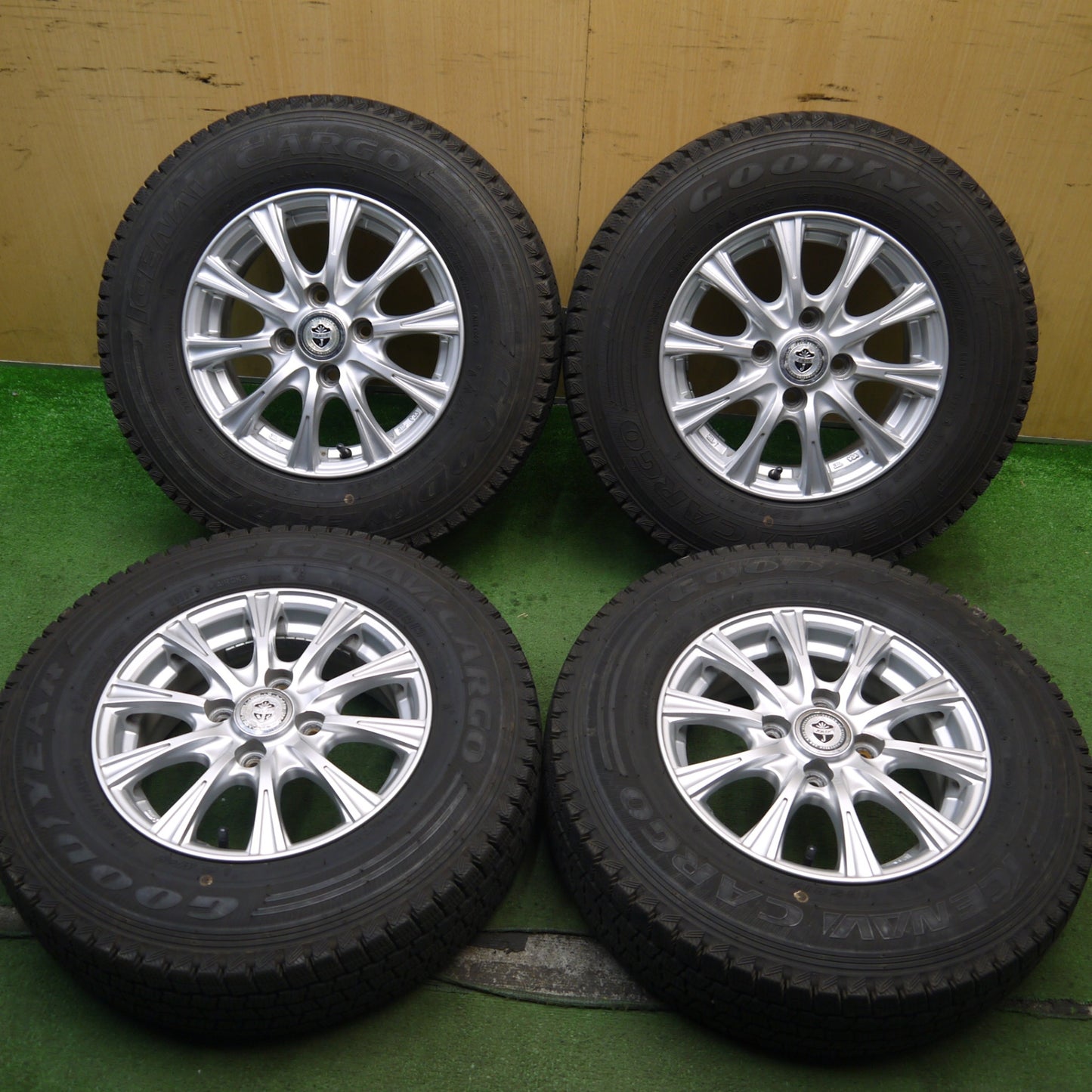 バリ溝!21年!キレイ!9.5分★スタッドレス 165R13 6PR グッドイヤー アイスナビ カーゴ JOKER ジョーカー 13インチ PCD100/4H★5080404Hス