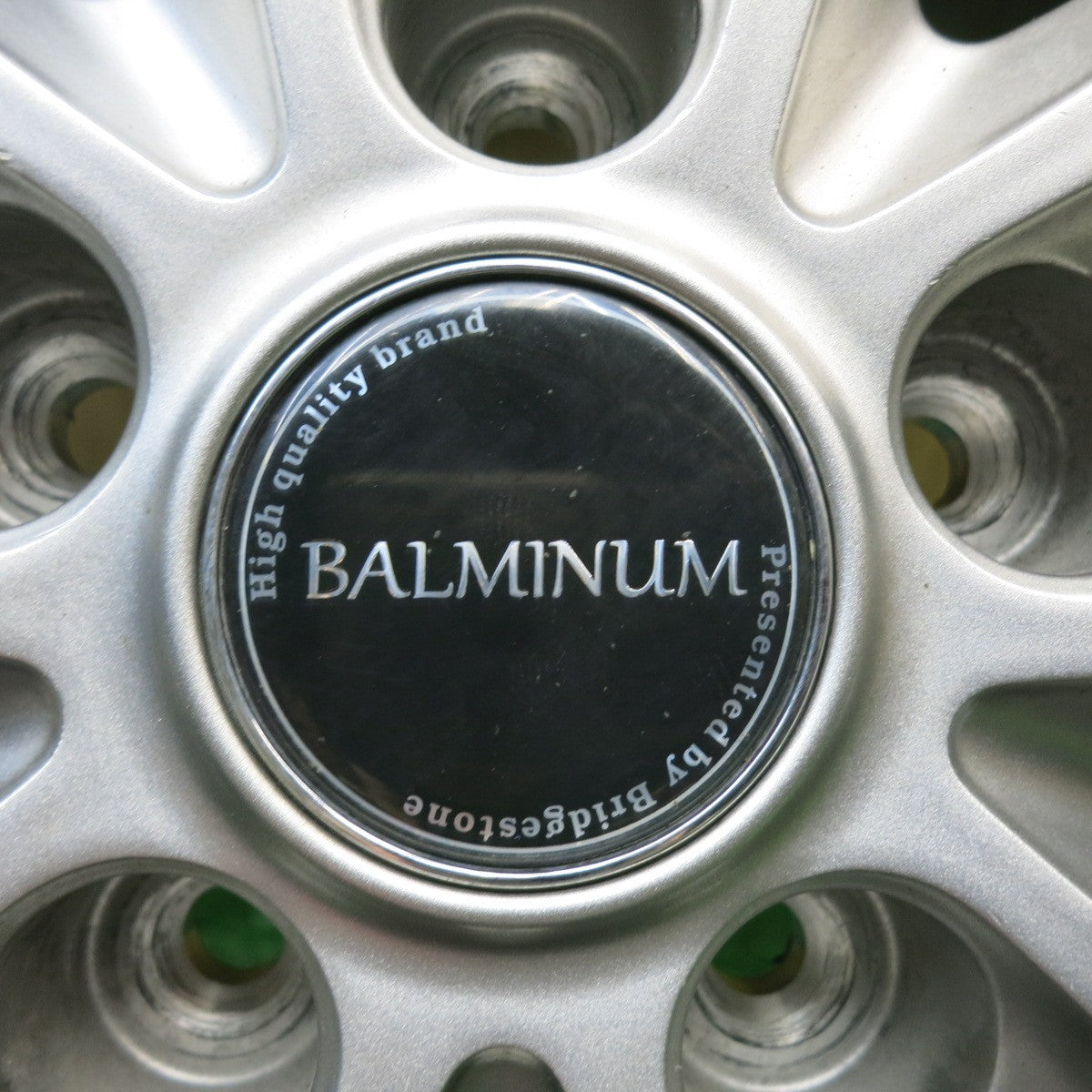 バリ溝!キレイ!8.5分★スタッドレス 205/60R16 ブリヂストン ブリザック VRX BALMINUM バルミナ 16インチ PCD114.3/5H★5092514HAス