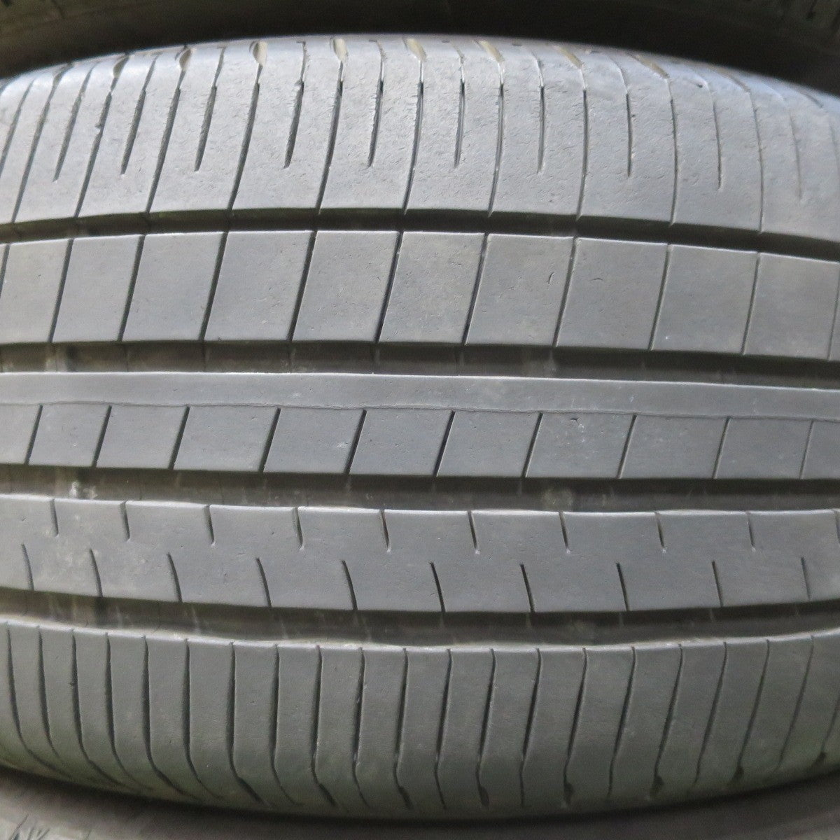 バリ溝!22年!9分★235/50R18 ダンロップ VEURO VE304 タイヤ 18インチ レクサス LS アルファード ヴェルファイア 等★5122019イノタ