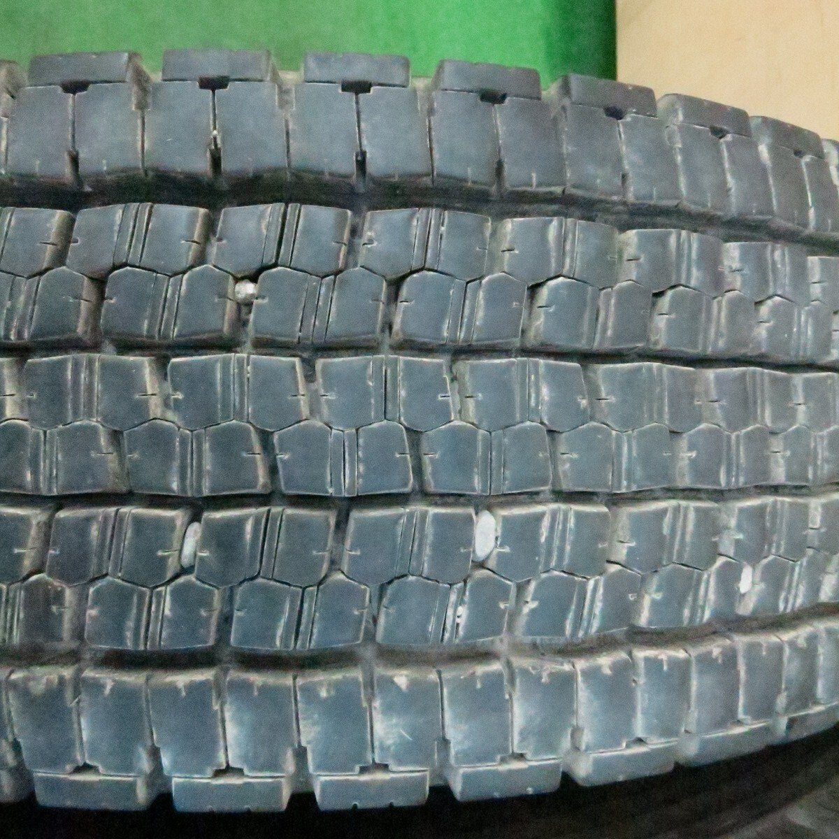 バリ溝!23年!9.5分★トラック タイヤ 245/70R19.5 136/134J スタッドレス ブリヂストン W999 19.5インチ★4050408ナス