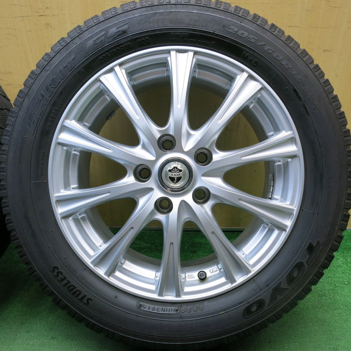 バリ溝!8.5分★スタッドレス 205/60R16 トーヨー ガリット G5 JOKER ジョーカー 16インチ PCD114.3/5H★5072702HAス