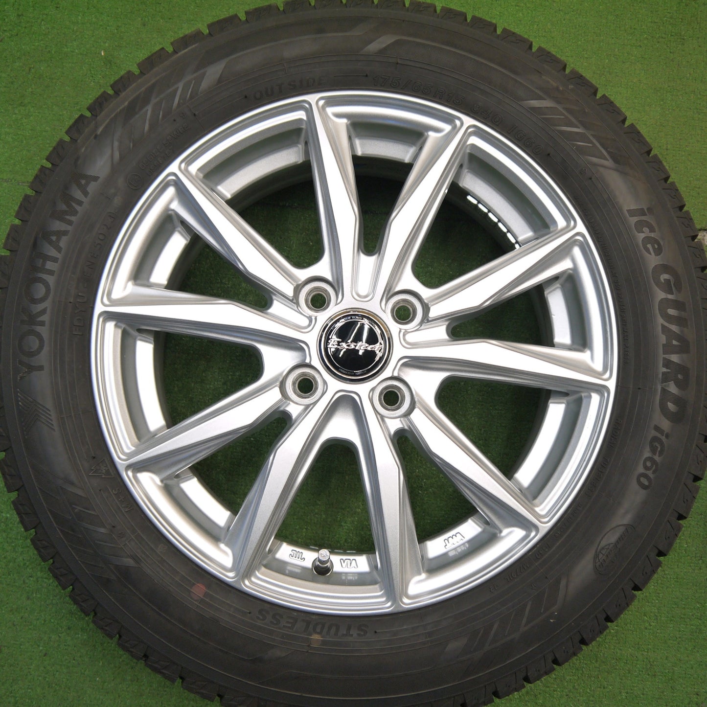 バリ溝!23年!キレイ!ほぼ10分★スタッドレス 175/65R15 ヨコハマ アイスガード iG60 Exsteer エクスター 15インチ PCD100/4H★5042208Hス
