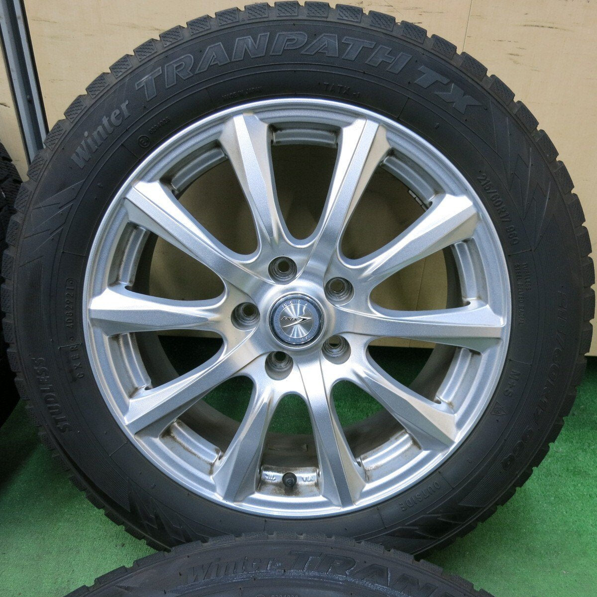バリ溝!21年!9分★スタッドレス 215/60R17 トーヨー ウインター トランパス TX JOKER ジョーカー 17インチ PCD114.3/5H★4112906SYス