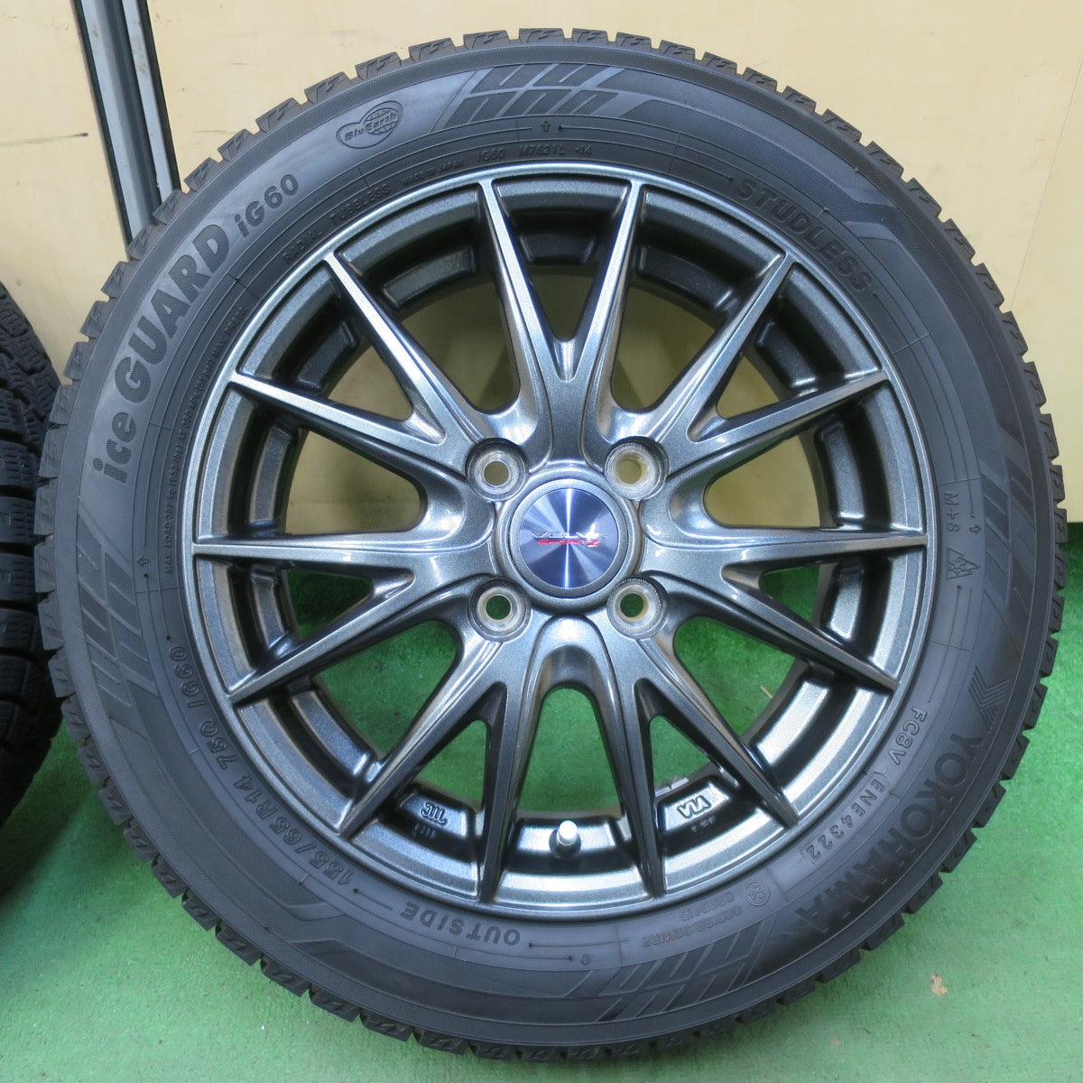 バリ溝!22年!キレイ!ほぼ10分★スタッドレス 155/65R14 ヨコハマ アイスガード iG60 VELVA SPORTZ ヴェルヴァ 14インチ PCD100/4H★5092910イス