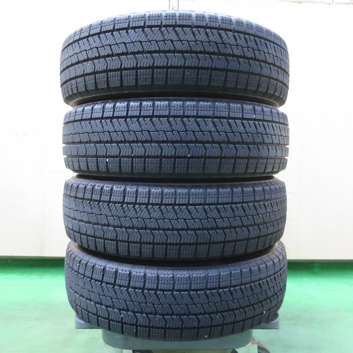 バリ溝!8.5分★スズキ ワゴンR 純正 155/65R14 スタッドレス ブリヂストン ブリザック VRX2 14インチ PCD100/4H★5032911イス