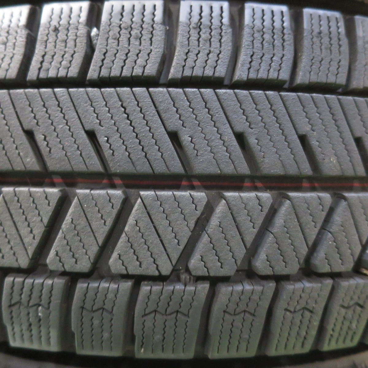 バリ溝!23年!9分★スタッドレス 155/65R13 ブリヂストン ブリザック VRX3 NIRVANA NV ニルバーナ ニルヴァーナ 13インチ PCD100/4H★5092911イス