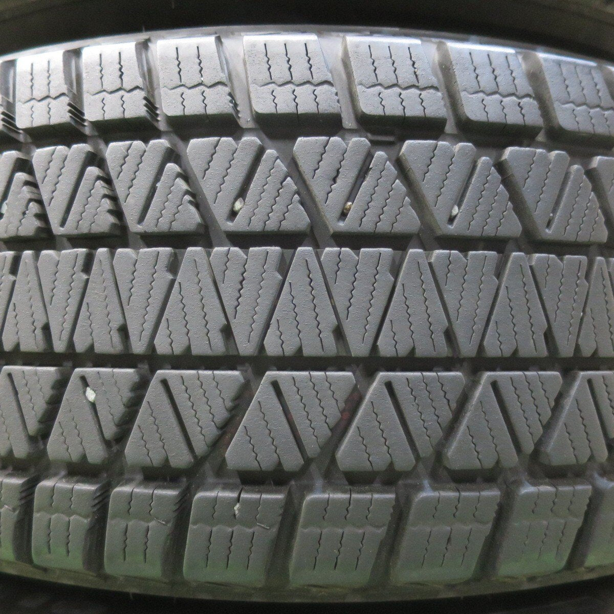 バリ溝!キレイ!9分★スタッドレス 225/65R17 ブリヂストン ブリザック DM-V3 ECO FORME エコフォルム 17インチ PCD114.3/5H★5031306イス