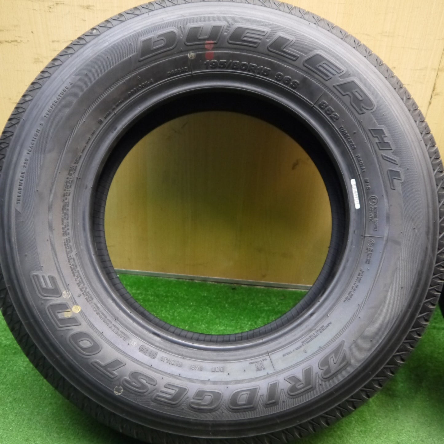 新車外し!24年★195/80R15 ブリヂストン デューラー H/L 852 タイヤ 15インチ ジムニー ノマド シエラ 等★5052005Hノタ