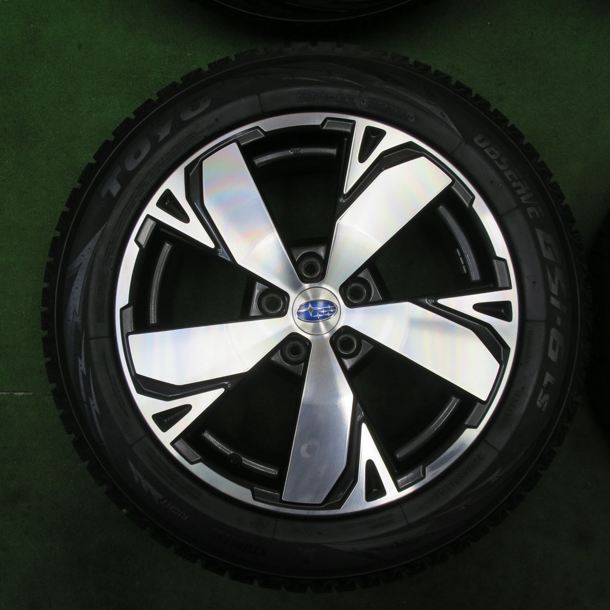 バリ溝!22年!キレイ!9.5分★スバル SK フォレスター 純正 225/55R18 スタッドレス トーヨー オブザーブ GSi-6 LS 18インチ PCD114.3/5H★5092402TTス