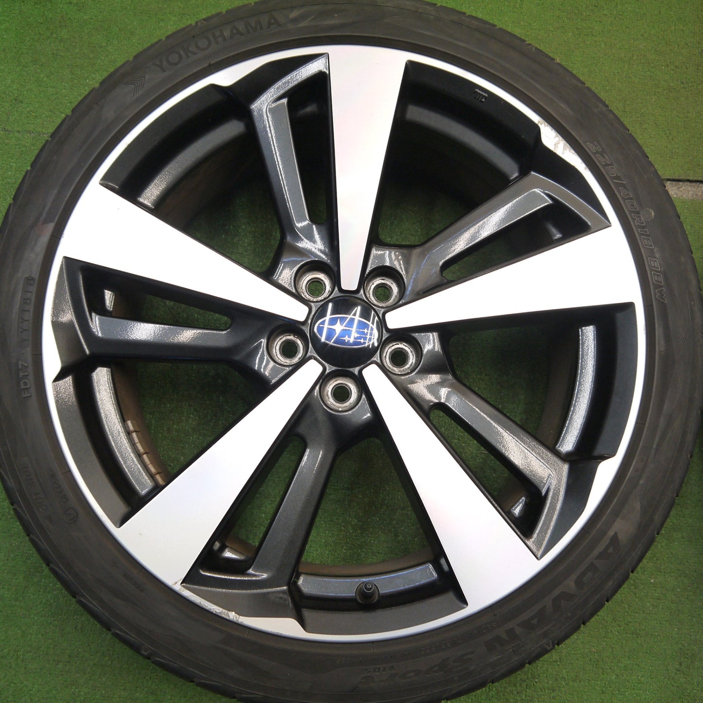 バリ溝!8.5分★スバル インプレッサ スポーツ 純正 225/40R18 ヨコハマ アドバン スポーツ V105 18インチ PCD100/5H★5043005Hノ