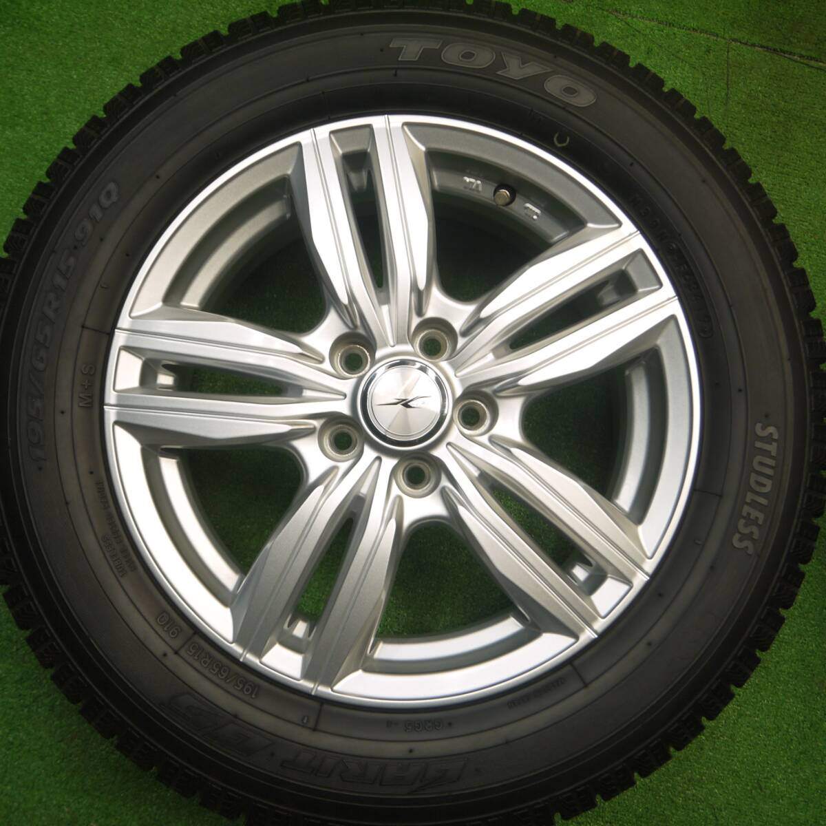 バリ溝!キレイ!ほぼ10分★プリウス 等 195/65R15 スタッドレス トーヨー ガリット G5 JOKER ジョーカー 15インチ PCD100/5H★4120302Hス