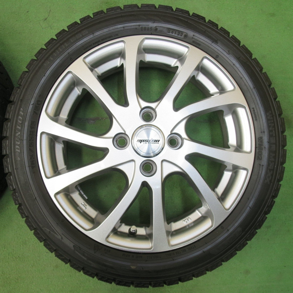 超バリ溝!22年!キレイ!ほぼ10分★スタッドレス 165/55R15 ダンロップ ウインターマックス WM02 epsdon LA STRADA 15インチ 軽自動車 N-BOX タント 等 PCD100/4H★5031506イス