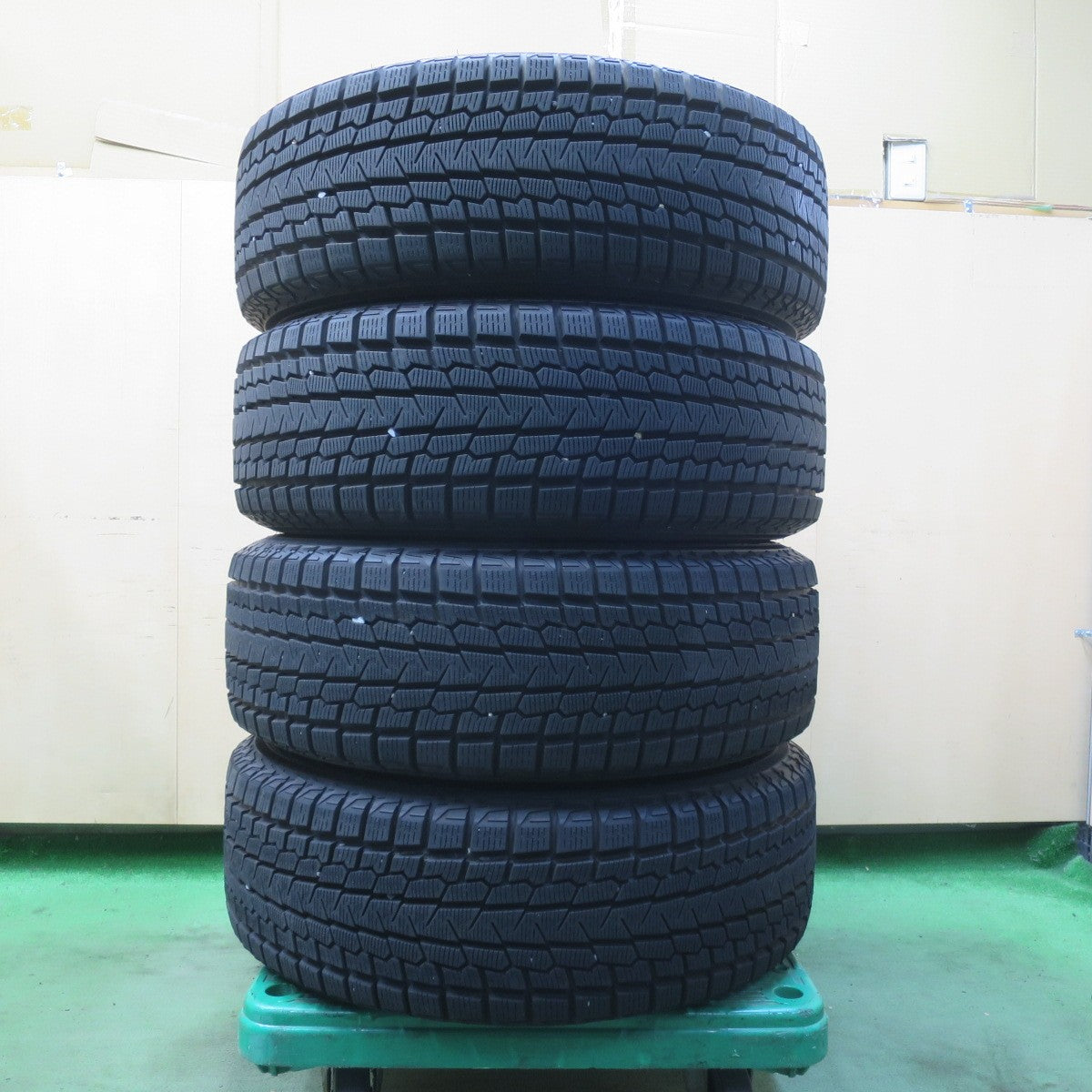 超バリ溝!25年!ほぼ10分★スバル レヴォーグ 純正 225/60R17 スタッドレス ヨコハマ アイスガード G075 17インチ PCD114.3/5H★6050407イス