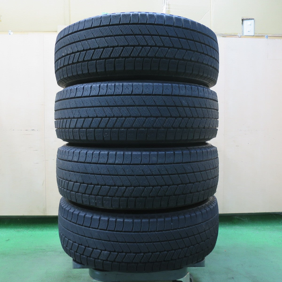 超バリ溝!22年!キレイ!ほぼ10分★プリウス 等 195/65R15 スタッドレス ブリヂストン ブリザック VRX3 TOPRUN トップラン 15インチ PCD100/5H★5092908イス