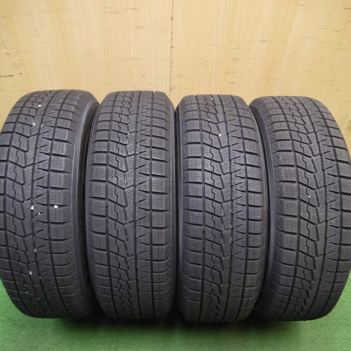 タイヤほぼ未使用!キレイ!23年★スタッドレス 185/60R15 ヨコハマ アイスガード iG70 LAYCEA レイシア 15インチ PCD100/4H★5011413Hス