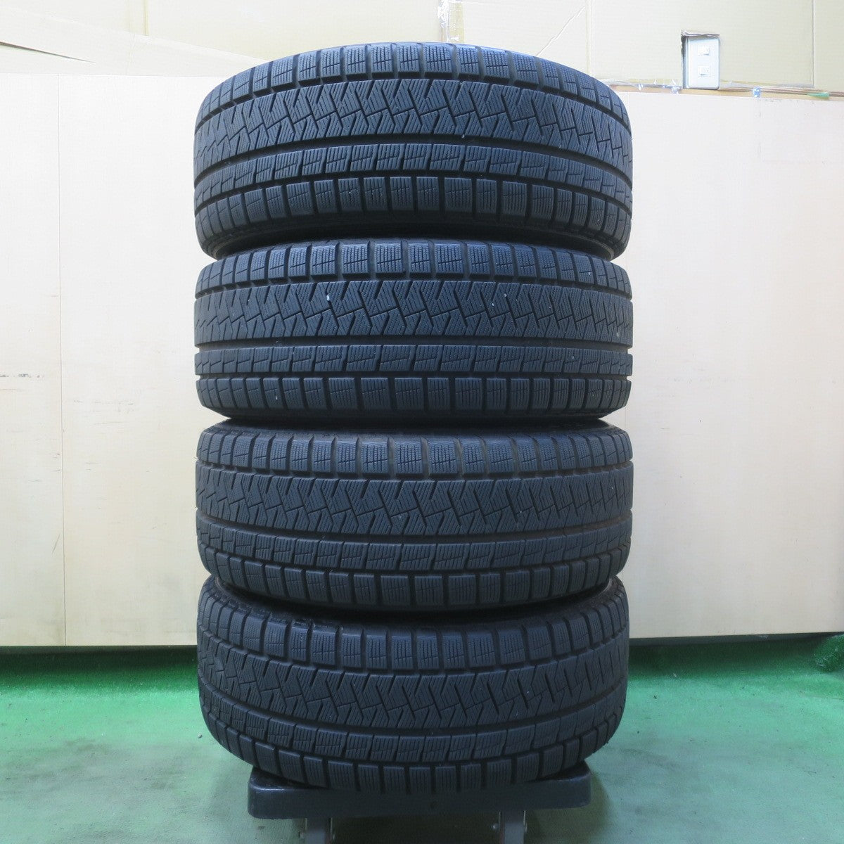 バリ溝!キレイ!9分★アウディ A4 等 EUROTECH GAYA SOLI 225/50R17 スタッドレス ピレリ アイスアシンメトリコ ユーロテック ガヤ ソリ 17インチ PCD112/5H★6051203イス