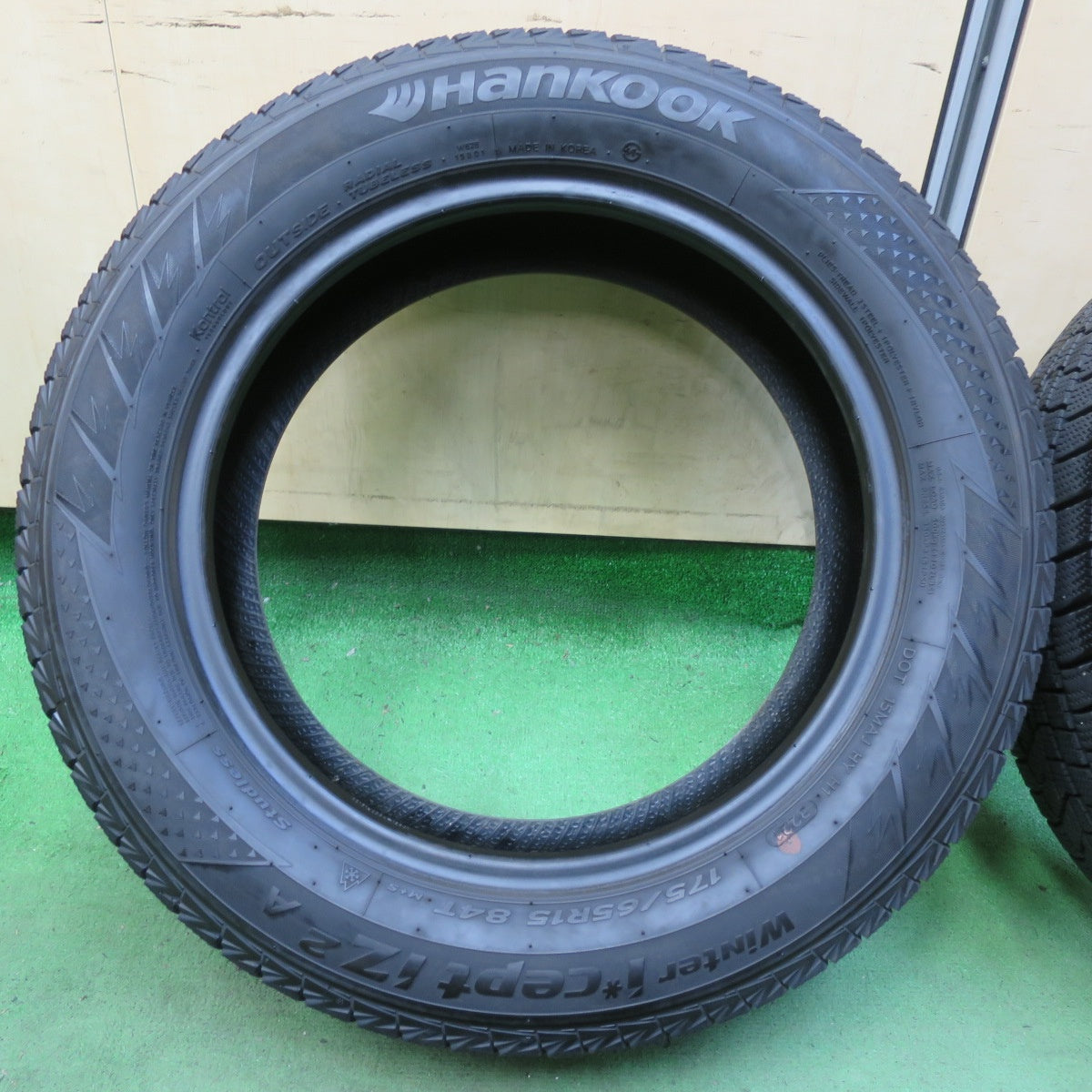 バリ溝!21年!9.5分★スタッドレス 175/65R15 ハンコック ウインター アイセプト IZ2A 15インチ ヤリス アクア スイフト フィット 等★5063009イスタ