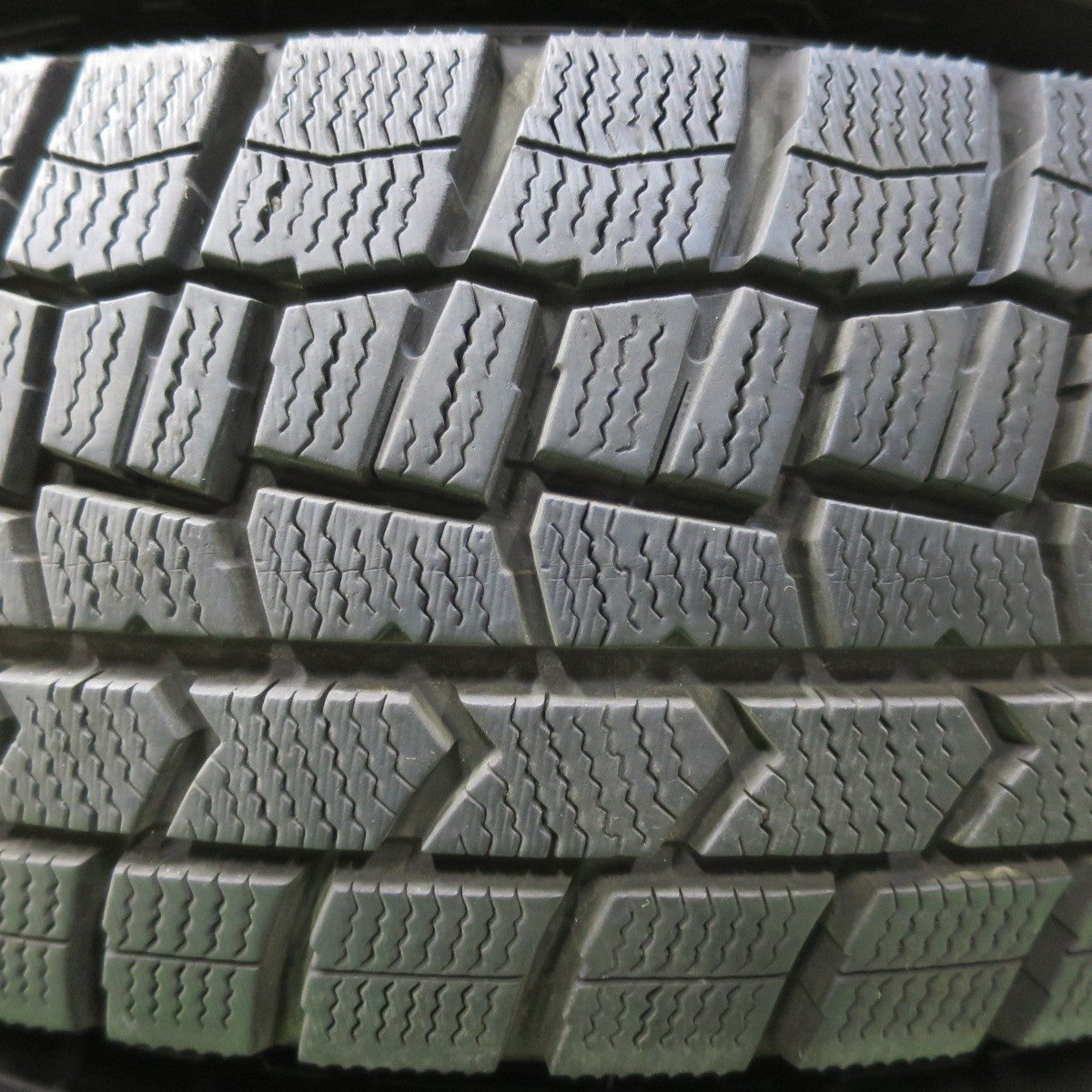 バリ溝!21年!キレイ!9.5分以上★スタッドレス 185/70R14 ダンロップ ウインターマックス WM02 WAREN ヴァーレン 14インチ PCD100/4H★5021114イス