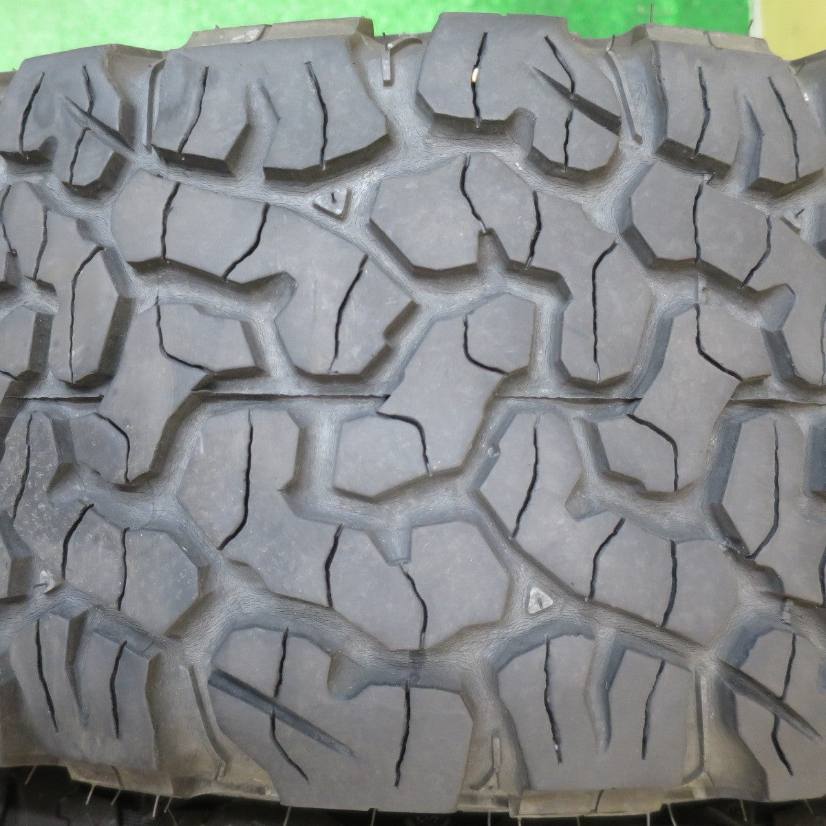 バリ溝!8.5分★ジープ レネゲード RS ワタナベ F8F 225/70R16 102/99R BFグッドリッチ All-Terrain T/A KO2 16インチ PCD110/5H★5110709NJス