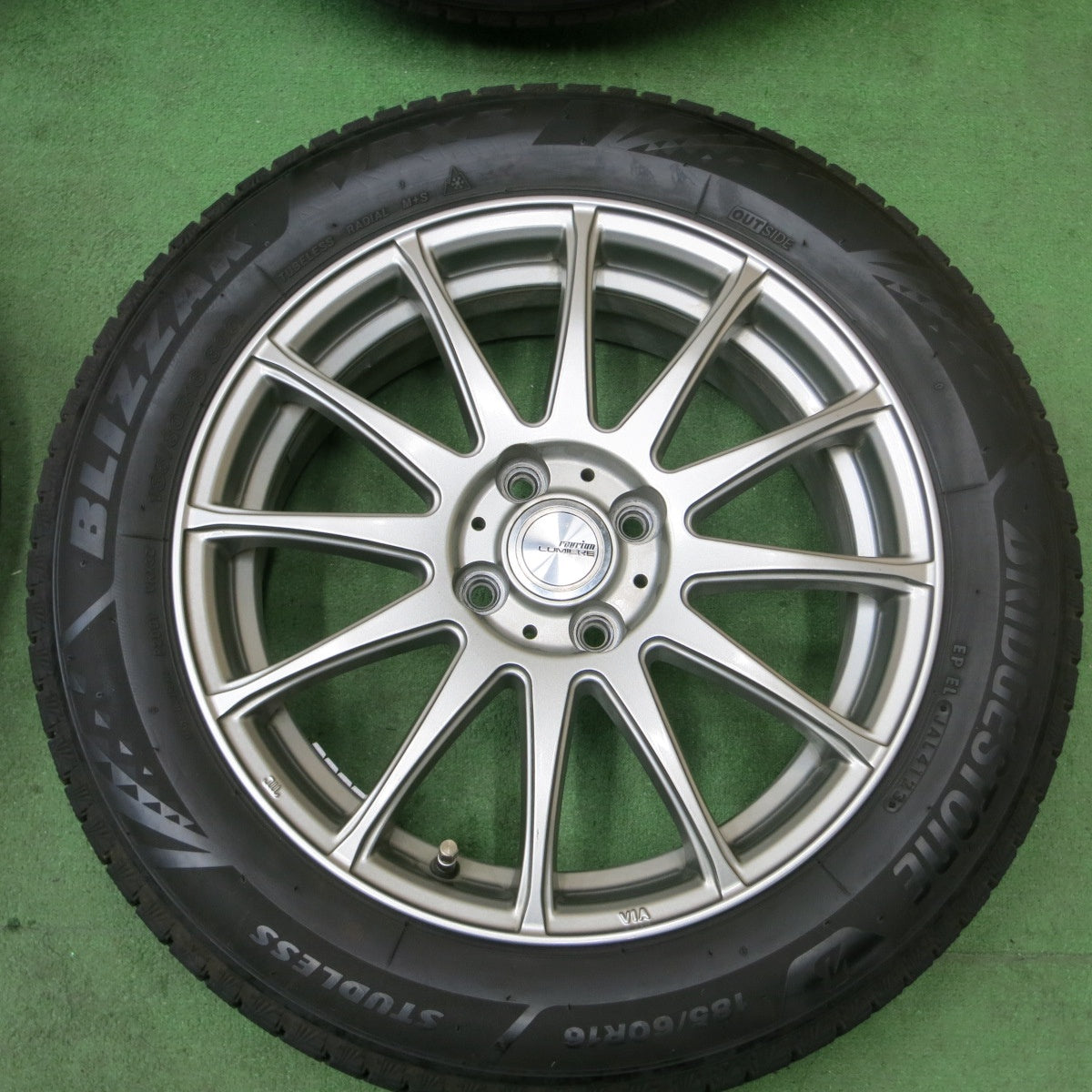 バリ溝!23年!キレイ!9.5分★スタッドレス 185/60R16 ブリヂストン ブリザック VRX3 ravrion LUMIERE ラブリオン 16インチ PCD100/4H★5050201TTス
