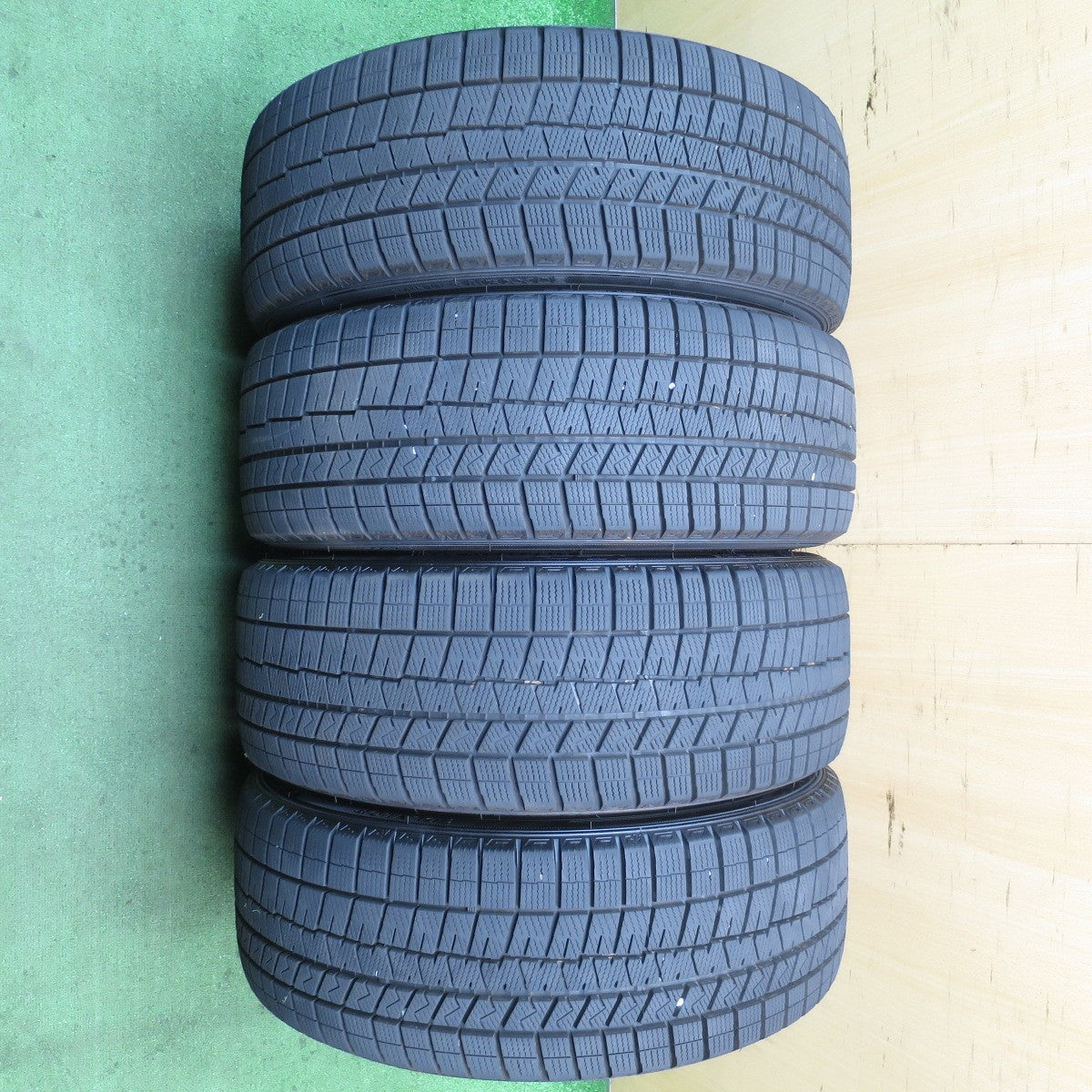 バリ溝!23年!キレイ!9.5分★スタッドレス 215/45R18 ダンロップ ウインターマックス03 STRANGER ストレンジャー 18インチ PCD114.3/5H★5081305NJス