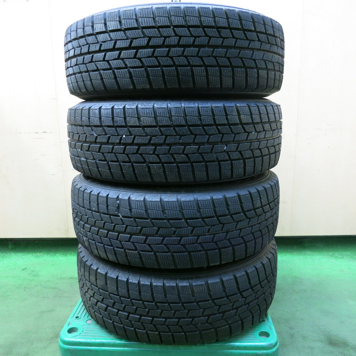 超バリ溝!キレイ!ほぼ10分★プリウス 等 195/65R15 スタッドレス グッドイヤー アイスナビ6 NIRVANA NV ニルバーナ ニルヴァーナ 15インチ PCD100/5H★5082604SKス