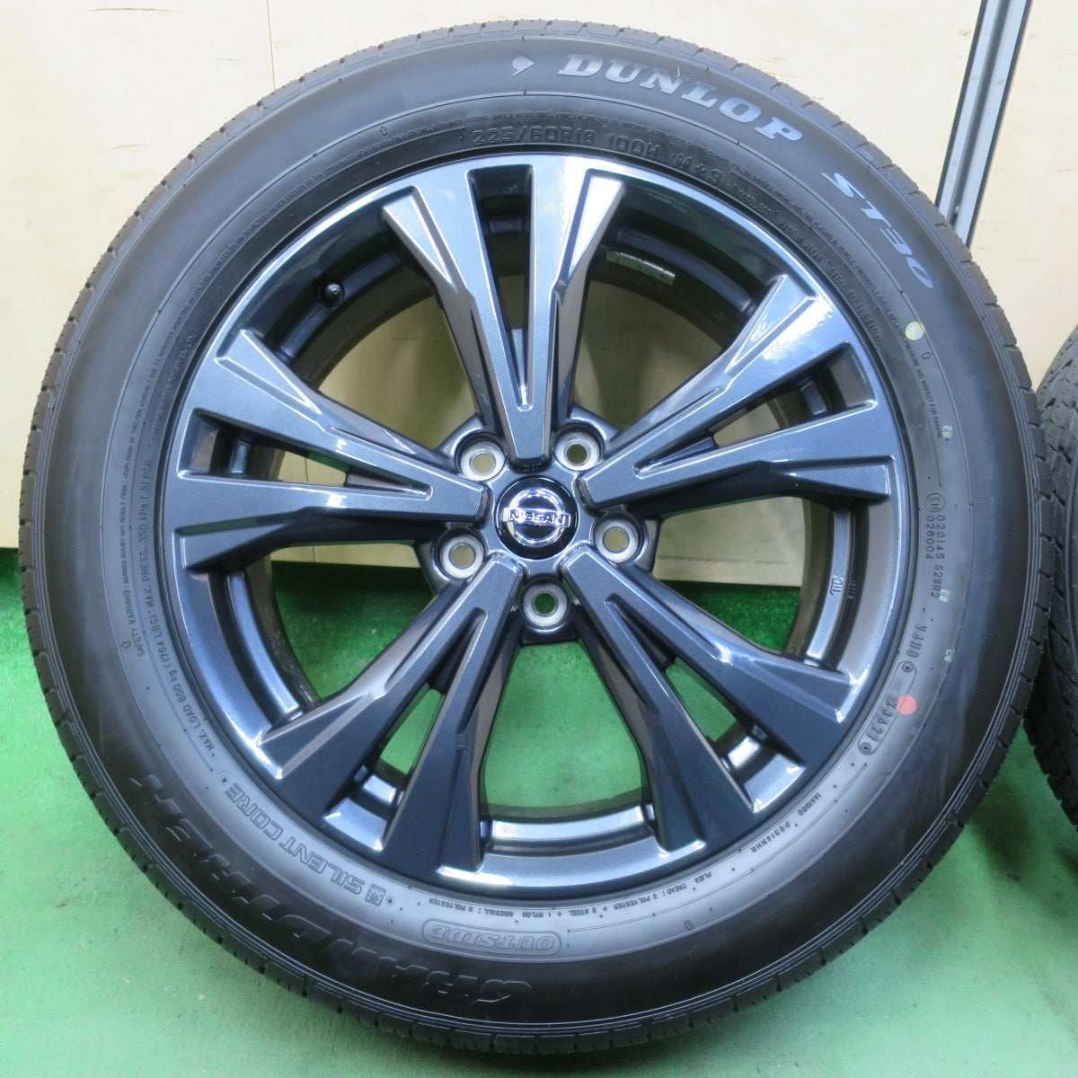 新車外し!21年★日産 T32 エクストレイル 純正 225/60R18 ダンロップ ST30 グラントレック 18インチ PCD114.3/5H★5052906イノ