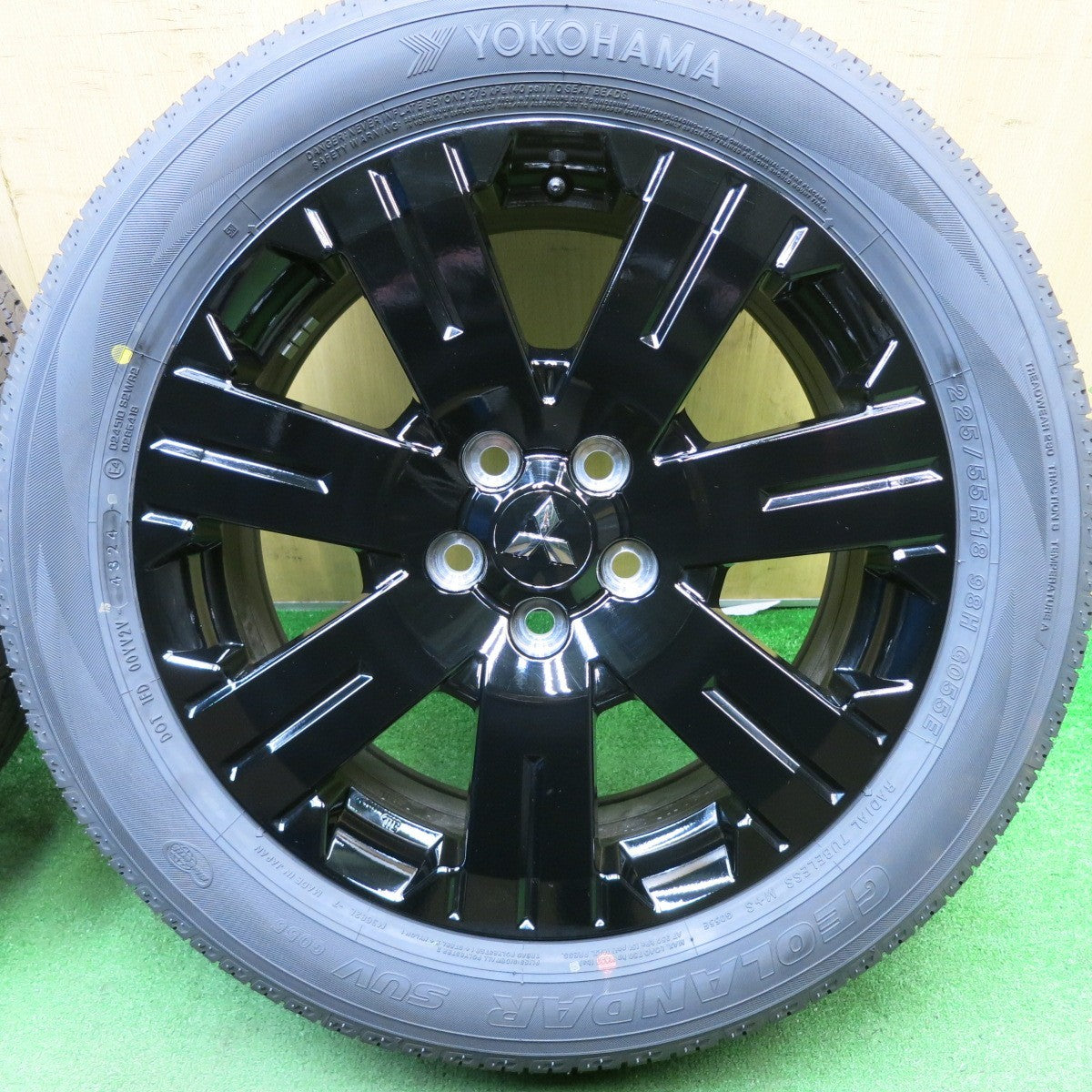 新車外し!24年★三菱 デリカ D:5 シャモニー 純正 225/55R18 ヨコハマ ジオランダー SUV G055 G055E 18インチ PCD114.3/5H★5040505TNノ