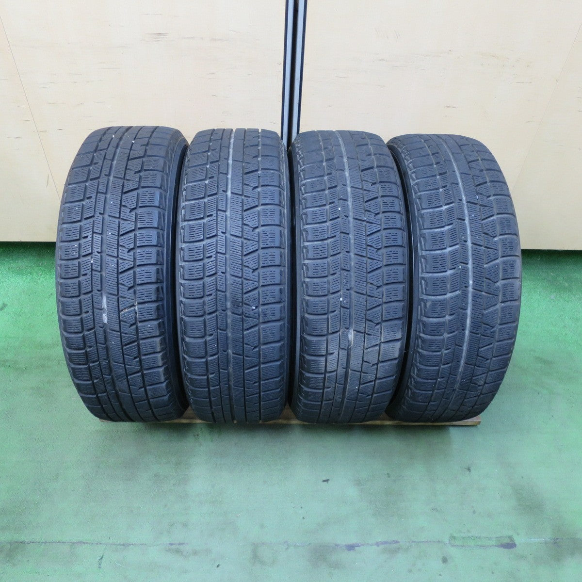 バリ溝!キレイ!9分★スタッドレス 205/60R16 ヨコハマ アイスガード iG50 プラス Exsteer エクスター 16インチ PCD114.3/5H★5092505TTス