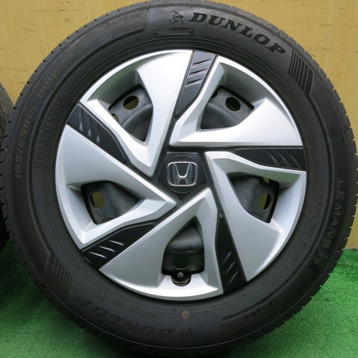 バリ溝!23年!9.5分★ホンダ GB フリード 純正 スチール 185/65R15 ダンロップ LE MANS V+ 15インチ PCD100/5H★5052307HAノ