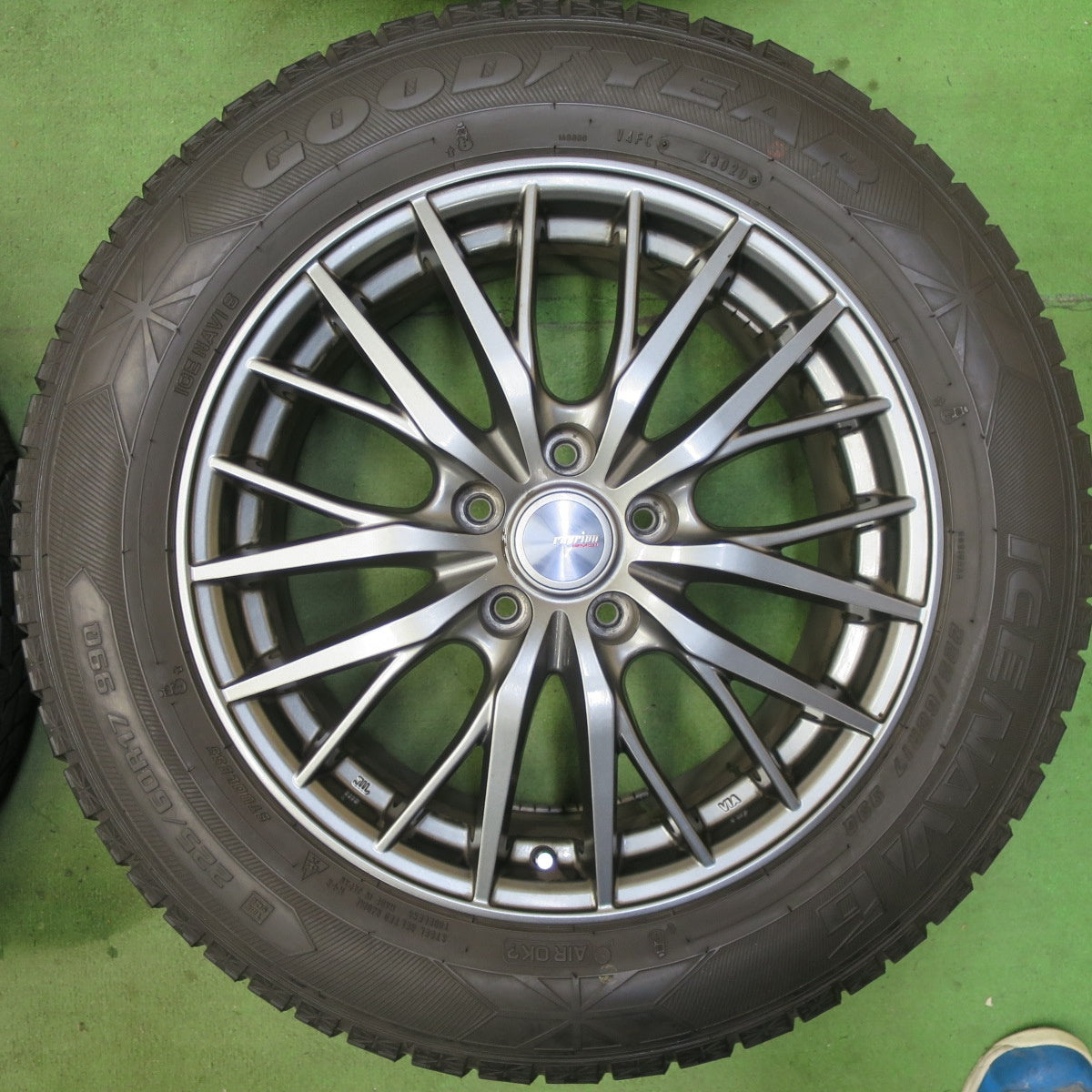 キレイ★スタッドレス 225/60R17 グッドイヤー アイスナビ6 ravrion RM01 ラブリオン 17インチ PCD114.3/5H★5061904TTス