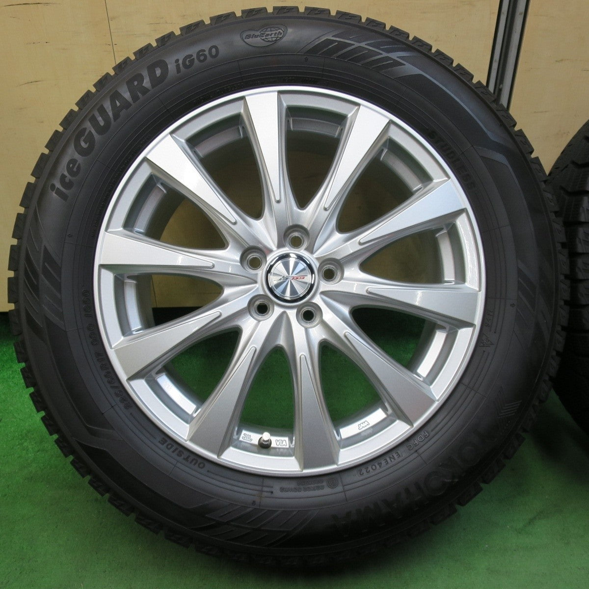 超バリ溝!22年!キレイ!ほぼ10分★フォレスター 等 225/60R17 スタッドレス ヨコハマ アイスガード iG60 JOKER ジョーカー 17インチ PCD100/5H★5021107イス
